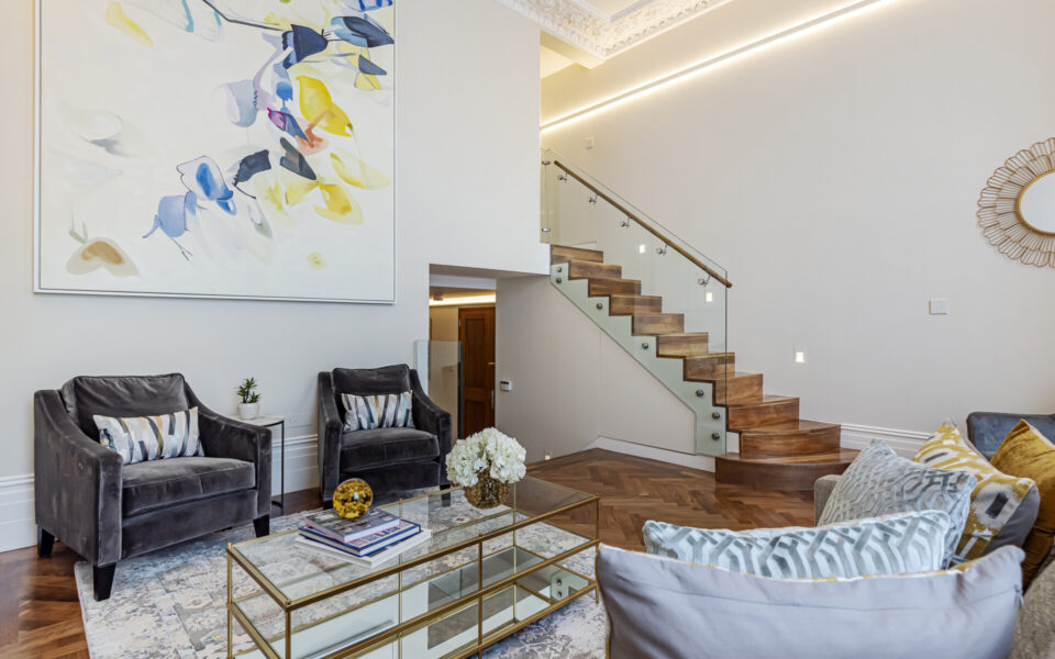 Lounge Luxurious Furnished 2 Bedroom Duplex Apartment in Lancaster Gate