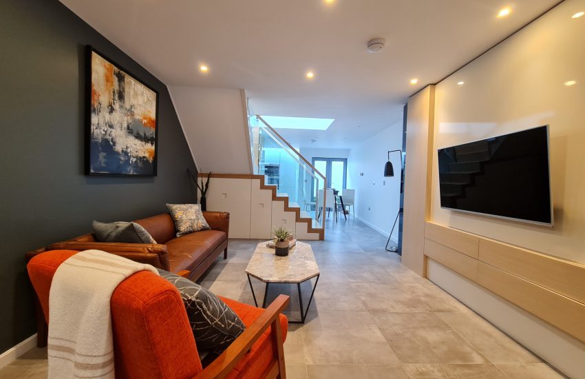 Lounge to a Stunning 2 Bedroom House in West Hampstead