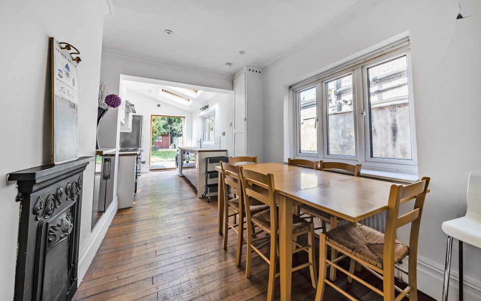 Kitchen Diner to a Spacious 3 Bed, 2 ½ Bath House - Stratford, E15