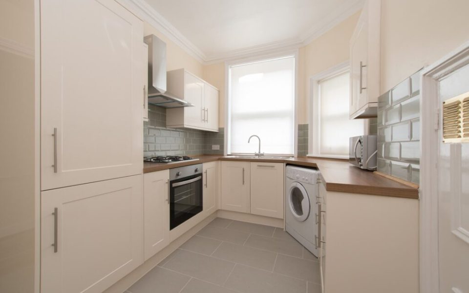 Kitchen 1 for a 2 bedroom flat for rent in Maybury Court