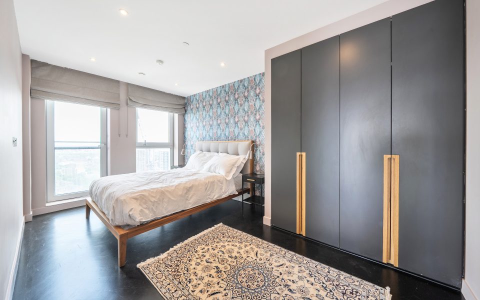 Primary Bedroom to Southwark Bridge Road
