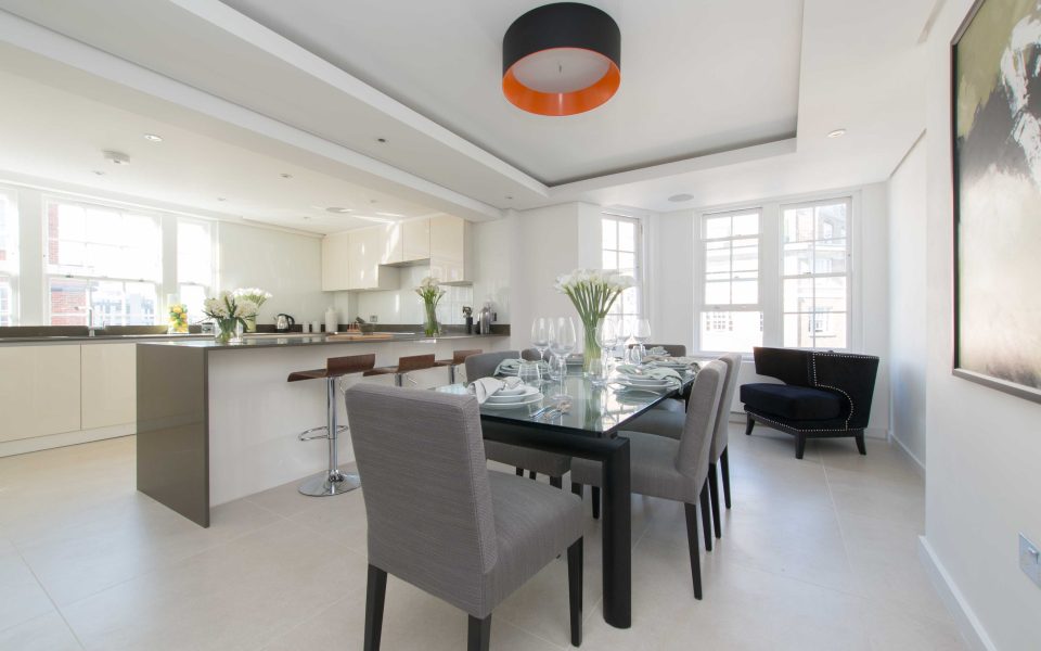 Dining of 4 bedroom flat for sale in Hyde Park