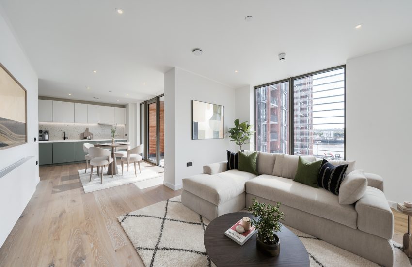 Lounge 1 for a a bedroom apartment for rent in Hurlingham Waterfront